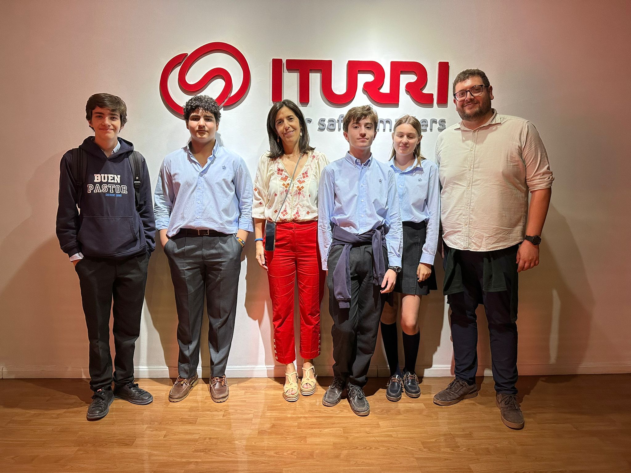 Lee más sobre el artículo Los ganadores de I´m Growlaber disfrutan de su premio, conocer las instalaciones de Grupo Iturri